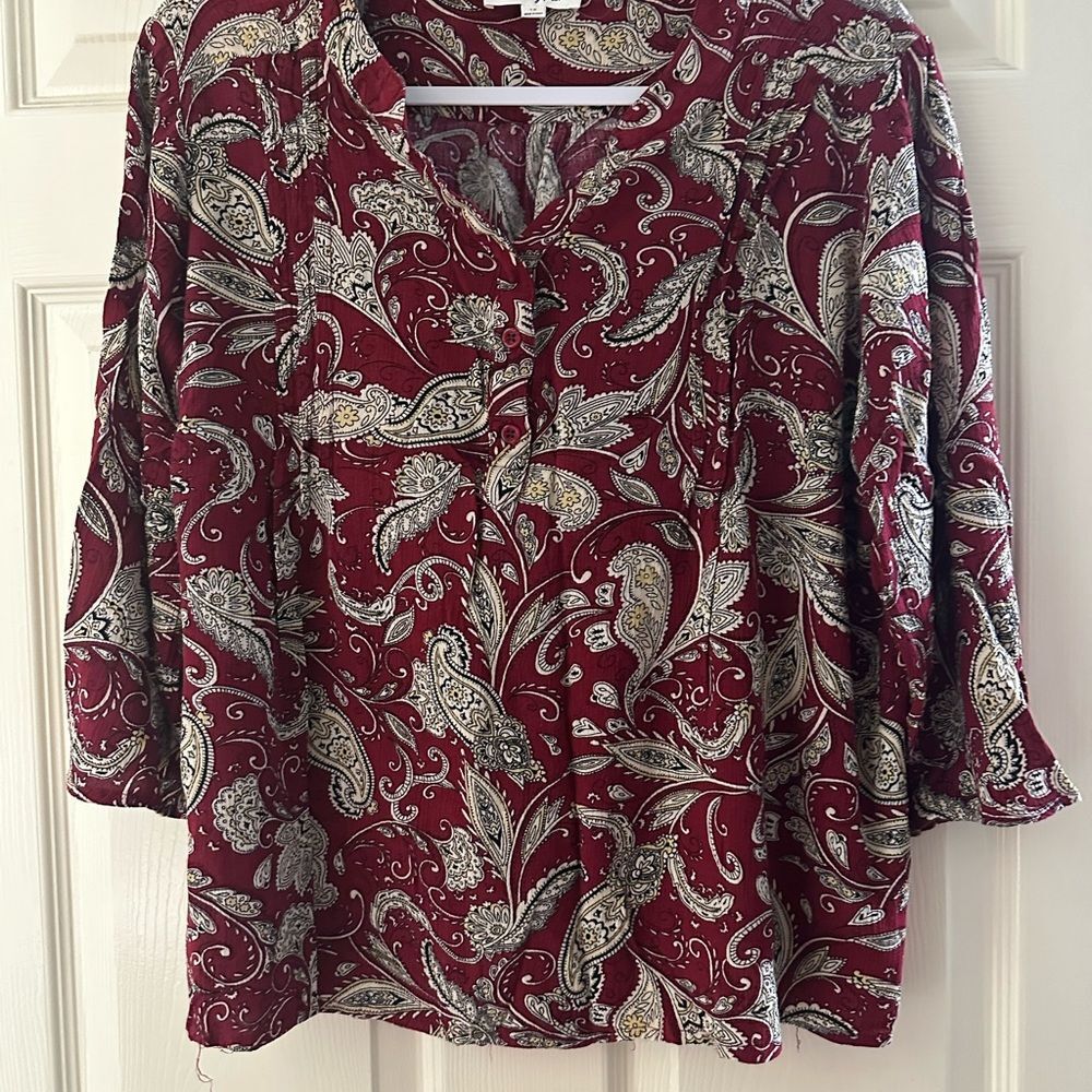 Chic Paisley Women's Blouse in Red and Cream